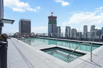 Image de Urban Condo, City Views & Prime Location