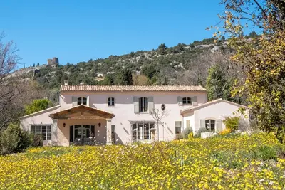 Image de Elegant vacation home with pool in the Luberon - 819 Sat