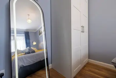 Image de Spacious 2 Bedroom House with Private Parking and Garden - London - Sleeps 4