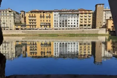 Image de La fenêtre secrète sur le fleuve Arno