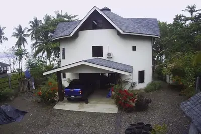 Image de 4-bdrm beach house in Tagnanan, Mabini, Philippines with a view of Samal Island