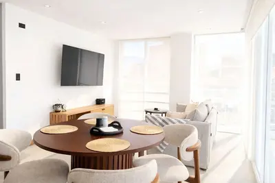 Image de Modern 2br/2. 5ba Apartment Near Remigio Crespo - Walk to Cafés & Dining