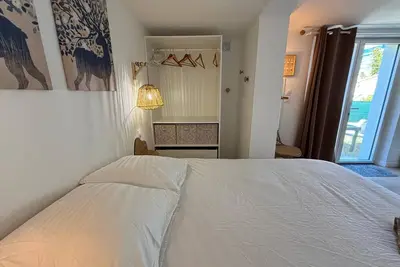 Image de Studio confortable et tout équipé à deux pas du centre-ville!