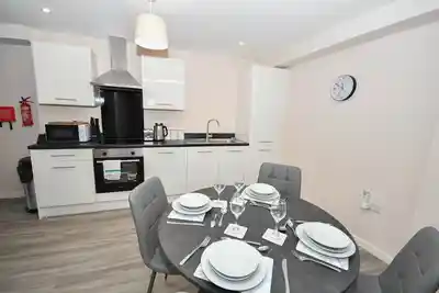 Bright & Spacious 2 Bed Apartment in Manchester