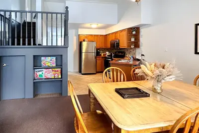 Image de Modern Golf Retreat/Ski hill view 10 minutes to Blue mountain, many other hills nearby/Scandinave Spa 6 min /Pool access available