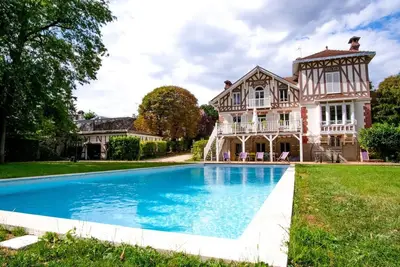 Image de Exceptionnelle maison historique avec piscine