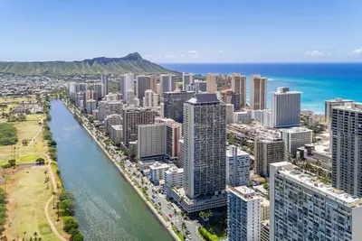 Image de Newly Remodeled, walk to beach, Great Views