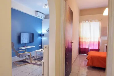 Image de Modern Metro Apartment – 20m from Egaleo Metro | 2br | Sleeps 4