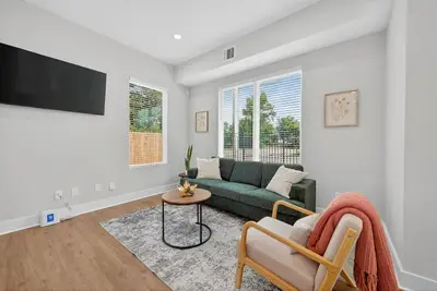Image de New 3bdr| Houston w/Yard and Hot Tub