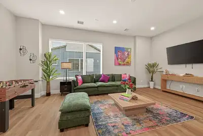 Image de New 3br Retreat | Vibrant Love Design