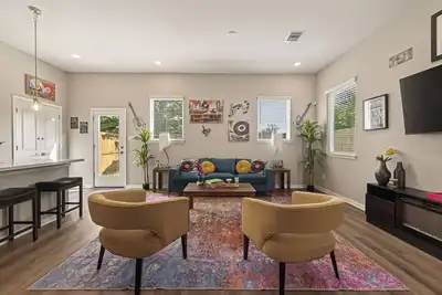 Image de Music Modern Home w/ King Suite + Yard