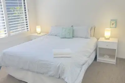 Image de 3 Br Home 10 mins from beach Short Walk to dining, outdoor pet friendly