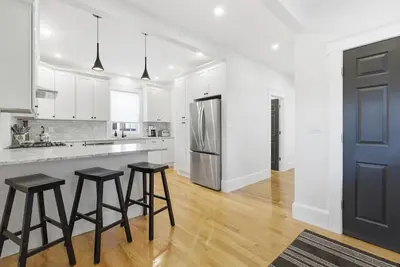 Image de Historic Home close to all things Salem, 2bd, 2 Bath newly renovated home.