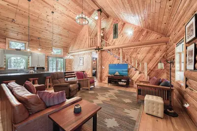 Image de Monthly Lease - Arrowleaf Cabin at Tahoe Donner by Tahoe Getaways  - 4br Pet Friendly w Hoa