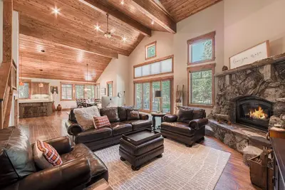Image de Monthly Lease - Freedom Lodge by Tahoe Getaways - 4br Centrally Located w/ Bonus Room