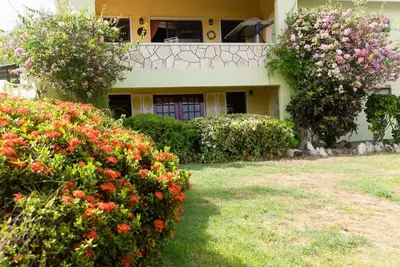 Image de Nice 2-bedroom house with Ac in delightful Saint Johns