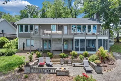 Image de Cove Retreat - Spacious 7 bedroom home!