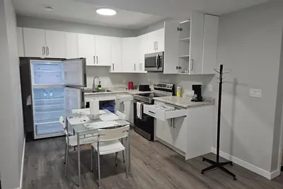 Image de Emoji Haven - 2 Bedroom Basement Suite in Kensington, Saskatoon