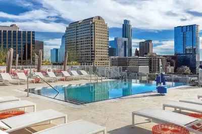 Image de Austin | Romantic Urban Retreat | Pool + Downtown Access