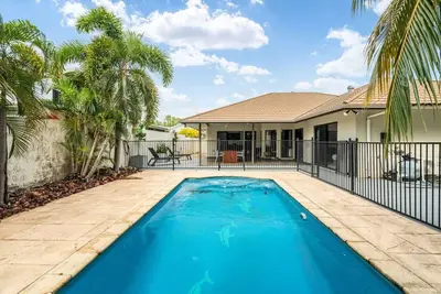 Zen Orient ~ Luxurious 4br Oasis with Private Pool