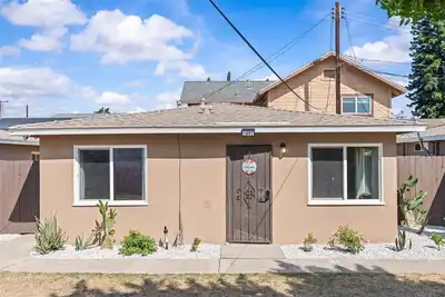 Image de 2-bedroom house in nice Tustin with cool Ac for relaxing stays