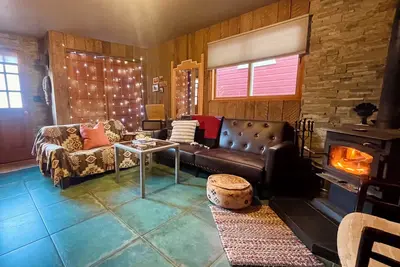 Image de Casita Deluxe: super-cozy modern-western-eclectic urban cabin