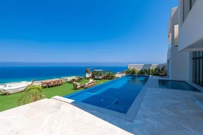 Image de Villa Milà 6 suites avec piscine et vue sur la mer Metline