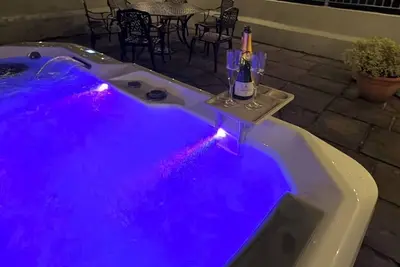 Image de Luxury Country Farmhouse with Hot Tub & Stunning Views near Ardee