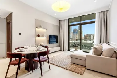 Image de Cozy 1Bedroom w/ Rooftop Pool & Sauna in Jvc