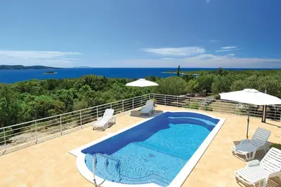 Image de House Pelegrin with pool by Villas Guide