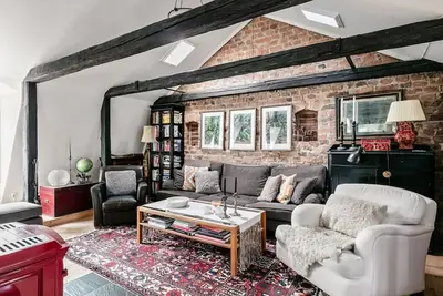 Image de Unique attic apartment in historic Old Town