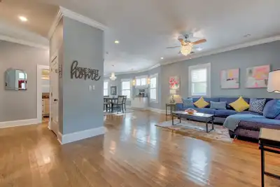 Image de 1920 Craftsman Fifa Welcome near Marta and Stadium