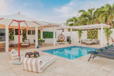 Image de Boutique Villa w/ Private Pool Near Arashi Beach