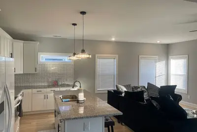 Image de Lake House Dreams in this Fabulous 4-bedroom house in charming Winchester