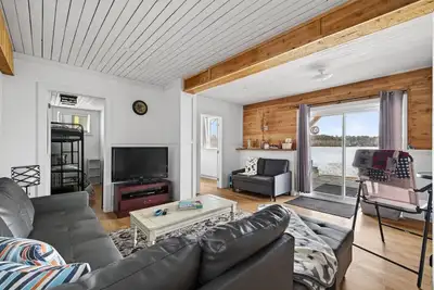 Image de Awakening Lakefront Cottage | Sauna • 3br • View
