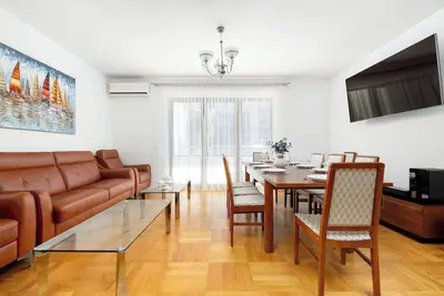 Image de Grzegórzecka 67g Street Kraków | Spacious Apartment | 2 Bedrooms | Parking | Balcony | Remote Work