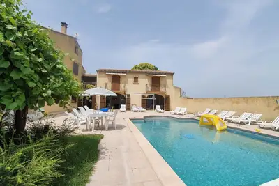 Cadre d'exception studio rdc avec piscine