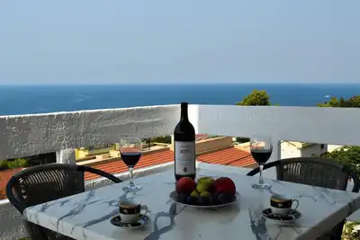 Image de Bright apartment in the green part of Bar and only 5 min to the beach by feet