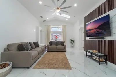 5-Bed Villa w/ Private Pool