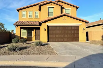 Image de Spacious 5-bedroom house in charming Glendale Gated Community