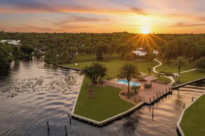Image de Waterfront Farm Estate • Pool, Theater, Kayaks