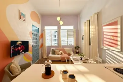 Stunning 2br Home! Walk to Beach, Nightlife!