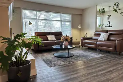 Image de Mainfloor 3 bedroom, sleep 5-6, Kelowna wineries retreats