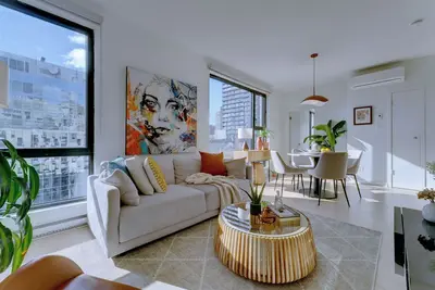 Image de Urban Retreat w King bed, Free Parking, near Metro