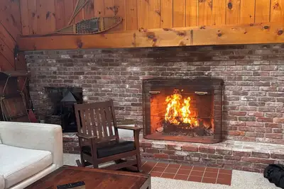 Image de Newly Listed- Location, location, location! 4-Bedroom Condo