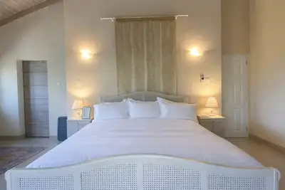 Image de 3-bedroom townhome walking distance to the beach