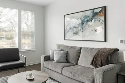 Image de Landing | Incredible 2bd, Yoga Studio, Gym