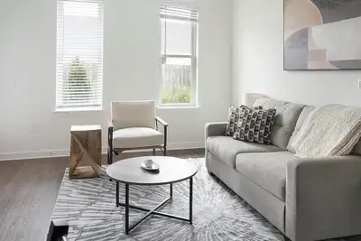 Image de Landing | Spectacular 2bd, Gym, Yoga Studio