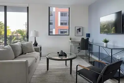 Image de Landing | Beautiful 2bd, Game Room, Yoga Studio
