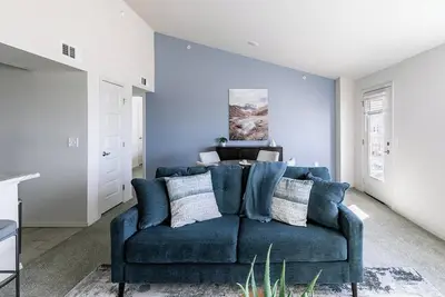 Image de Landing | Stylish 2bd, Gym, Clubhouse